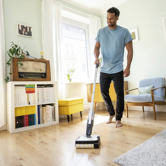 Karcher Hard Floor Cleaner FC 2-4 with battery set